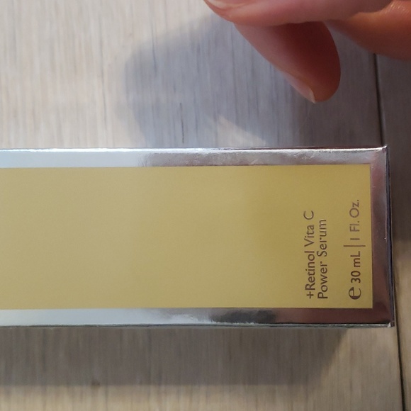 Kate Somerville Retinol Vitamin C Power Serum - Picture 3 of 4